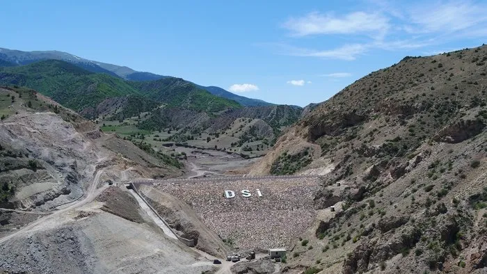 Şenkaya Sarıyar Barajı’nda çalışmalar aralıksız devam ediyor