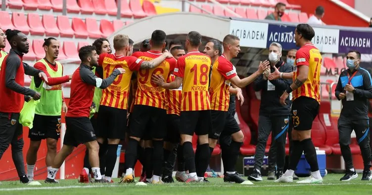 Nefes kesen maçta kazanan Kayserispor oldu! Maçta 9 gol atıldı...