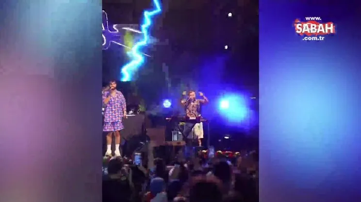'Isabelle' şarkısıyla fenomen olan Fevzi Kaan, şarkıcı Sefo'nun konserine gitti! İkili beraber düet yaptı | Video