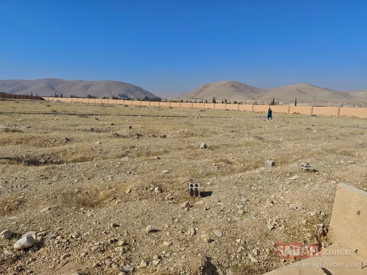 SON DAKİKA | Katil Esad’ın toplu mezarları bulundu: Önce işkence merkezlerinde öldürdüler, sonra gömdüler!