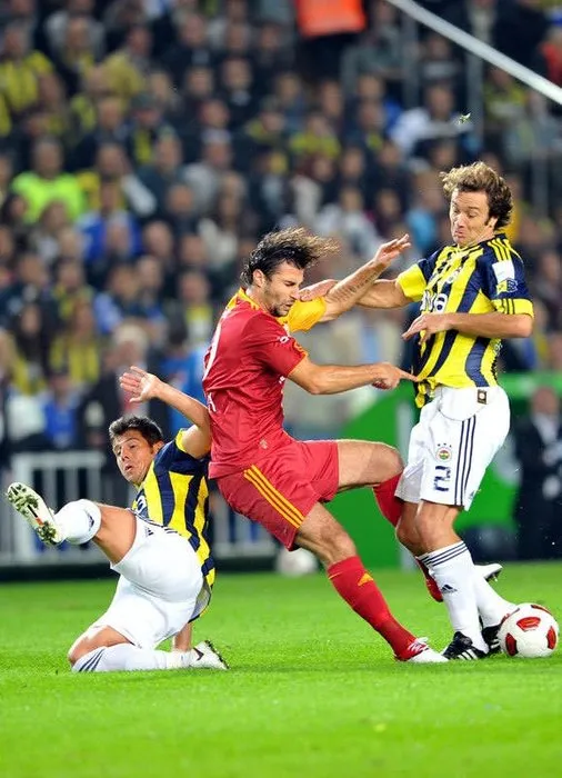 Fenerbahçe - Galatasaray derbi maçından kareler