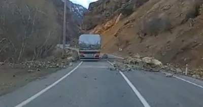 Havaların ısınmasıyla düşen kayalar tehlike saçıyor #tunceli