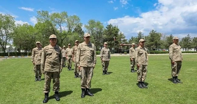 Hayalini gerçekleştirdi, asker oldu