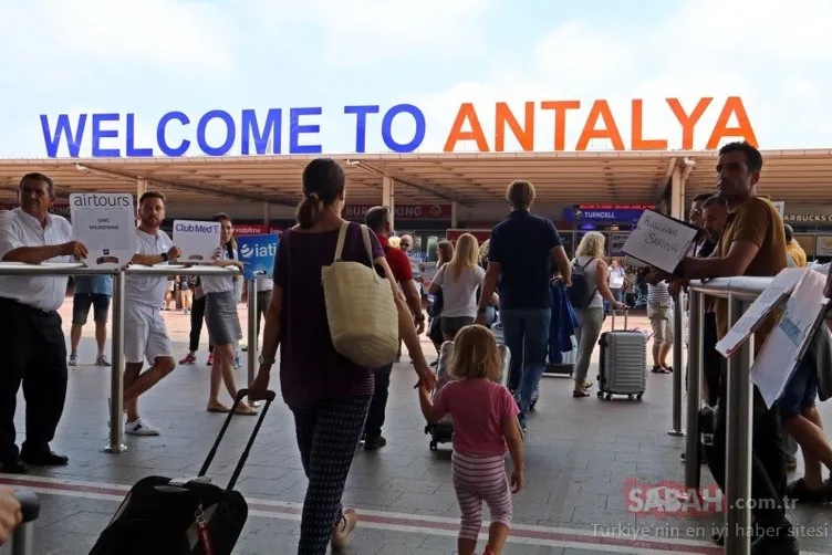 Antalya’ya en çok turist o ülkeden geldi! Müthiş bir sevgileri var