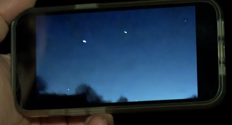 ABD’de merak uyandıran gözlem: Gökyüzünde gizemli cisimler tespit edildi! Yabancı ajan etkisi endişelere yol açtı