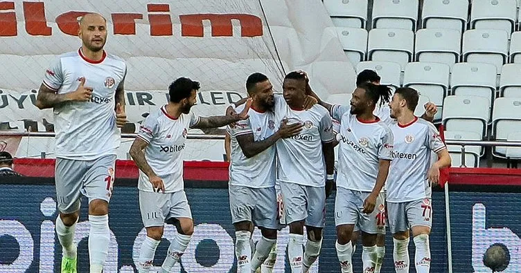 Antalyaspor sahasında Altay’a izin vermedi! Nuri Şahin 2’de 2 yaptı...