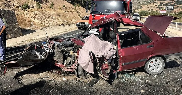 Tokat’ta minibüs ile otomobil çarpıştı: 1 ölü, 7 yaralı