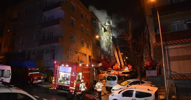 Sultangazi’de çatı yangını 3 kişi dumandan etkilendi