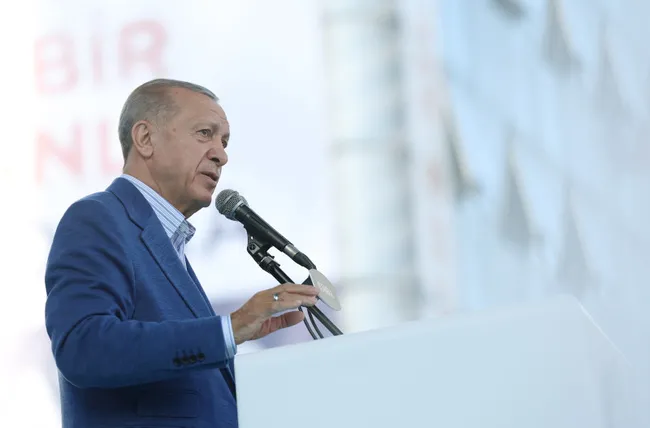 son-dakika-baskan-erdogandan-imamogluna-tepki-pazarciyla-kavga-ediyor-boyle-idarecilik-olmaz-1685117345622.jpg
