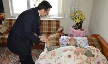 Başkan Mengi ev ev dolaşıp yaşlıları ziyaret etti
