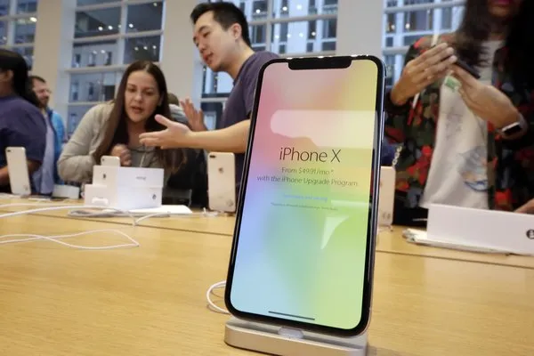 Apple üç yeni iPhone'la rakiplerini sollayacak!