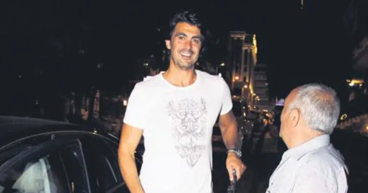 Gelen telefon ile mutlu oldu