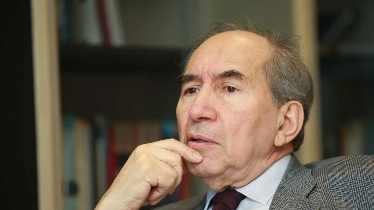 Eski CHP Genel Başkanı Altan Öymen entübe edildi Eski CHP Genel Başkanı Altan Öymen entübe edildi