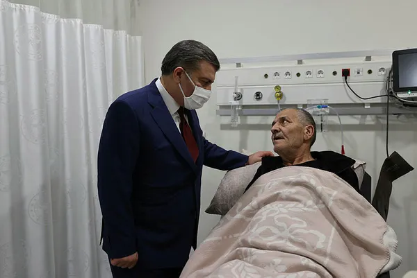 saglik-bakani-fahrettin-koca-uyardi-omicron-alarmi-1641098711278.jpg