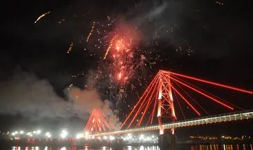 Cizre’de halaylı, havai fişekli köprü açılışı