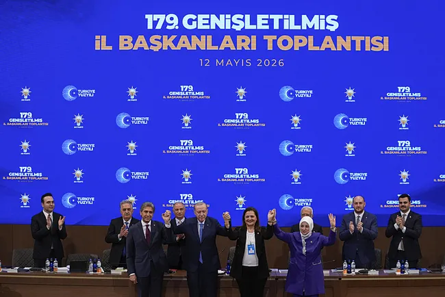 son-dakika-haberi-baskan-erdogandan-chp-yonetimine-tepki-vatandasin-akliyla-alay-etmeyi-artik-birakmalilar-1778597208873.jpg SON DAKİKA HABERİ | Başkan Erdoğan'dan CHP yönetimine tepki: Vatandaşın aklıyla alay etmeyi artık bırakmalılar