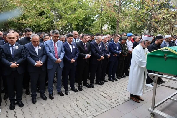 mkedeki-kazada-hayatini-kaybeden-ferhat-oz-son-yolculuguna-ugurlandi-1790611171163.jpg