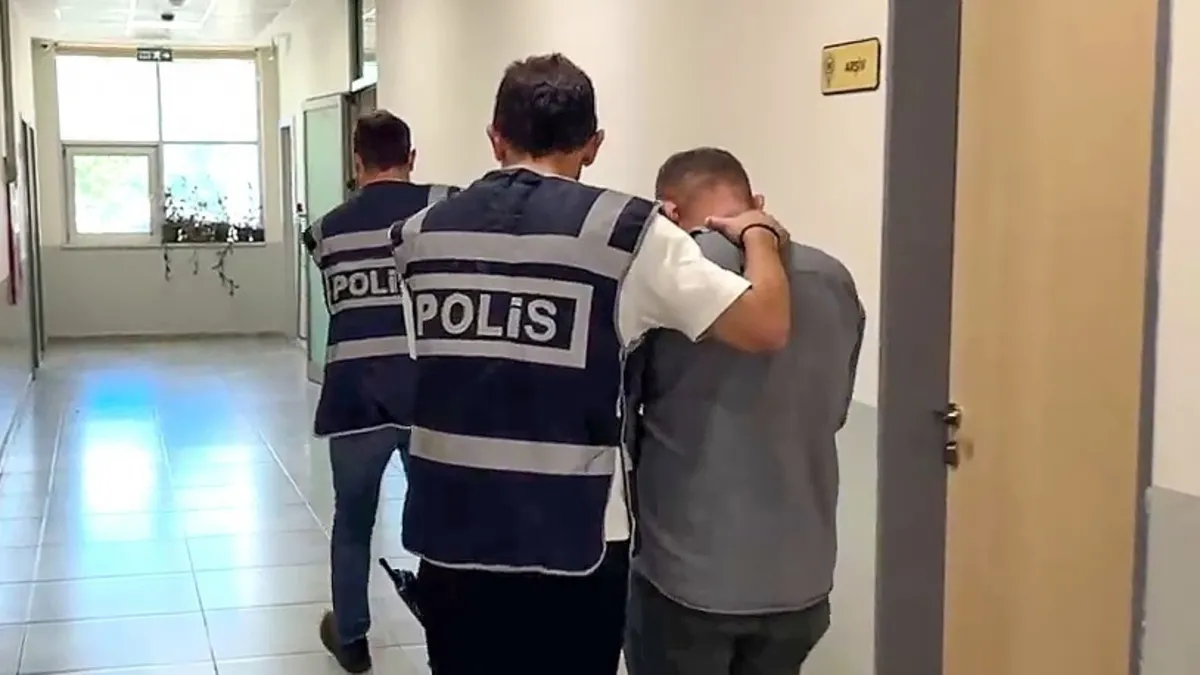 "Başkomiserim" yalanıyla 2 milyonluk vurgun! 1 şüpheli tutuklandı haber görseli