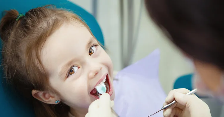 Çocuklarda düzenli diş muayenesi önemli