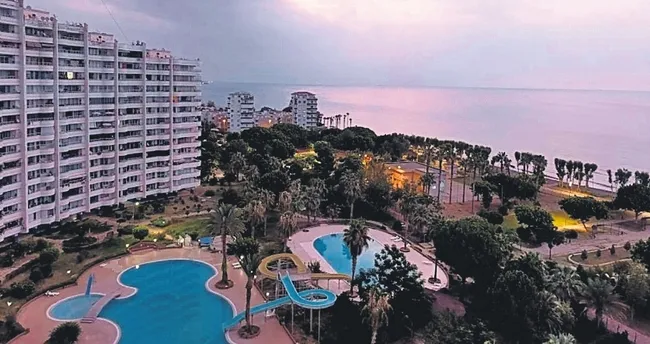 Tesettürlü kadını havuza almayan görevli tutuklandı