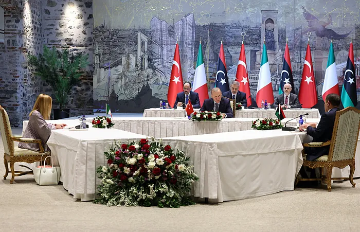 son-dakika-istanbulda-kritik-zirve-baskan-erdogan-meloni-ve-dibeybeyi-kabul-etti-1754051258959.jpg