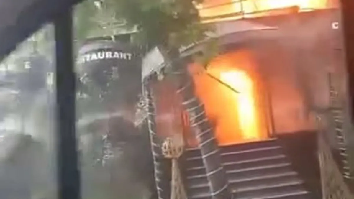 Esenyurt'ta restoranda yangın çıktı Esenyurt'ta restoranda yangın çıktı