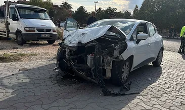 Konya’da minibüs ile otomobil çarpıştı: 9 yaralı! #konya