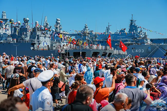 teknofest-mavi-vatan-sona-erdi-selcuk-bayraktar-bagimsizlik-muhrunu-bir-kez-daha-vurduk-1787504166449.jpeg
