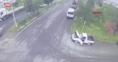 Araç ile direk arasında sıkıştı!