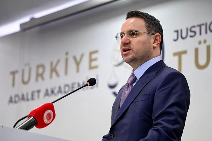 son-dakika-adalet-bakani-akin-gurlek-duyurdu-faili-mechullere-yakin-takip-ozel-birim-kuruldu-1776762573803.jpg SON DAKİKA! Adalet Bakanı Akın Gürlek duyurdu! Faili meçhullere yakın takip: Özel birim kuruldu
