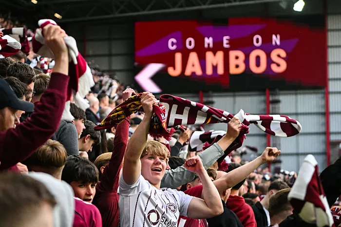 hearts-iskocyada-tarih-yazmak-icin-sahaya-cikacak-1778860141660.jpeg