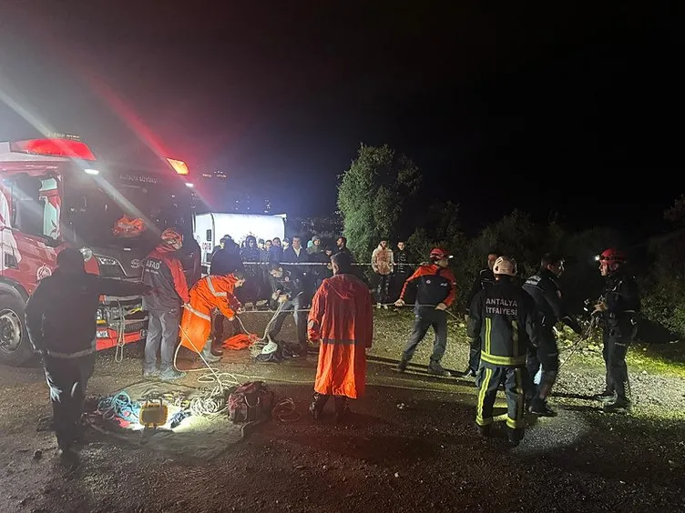 Falezlerden denize uçan otomobil aranıyor!