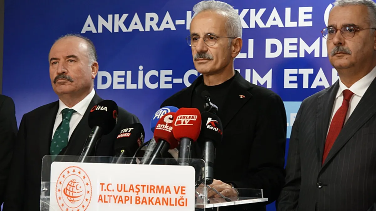 Bakan Uraloğlu’ndan “Süper Hızlı Tren” müjdesi: Ankara İstanbul arası 80 dakikaya düşüyor! Bakan Uraloğlu’ndan “Süper Hızlı Tren” müjdesi: Ankara İstanbul arası 80 dakikaya düşüyor!