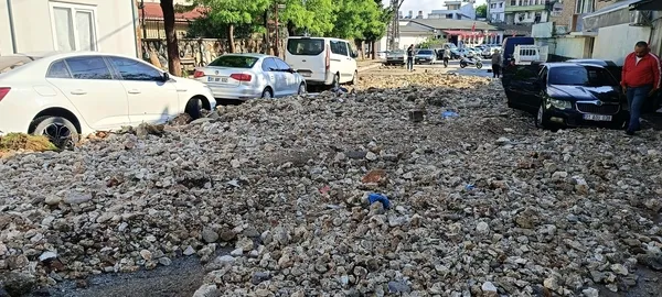 hatayda-sel-felaketi-2-can-aldi-1779351222294.jpg