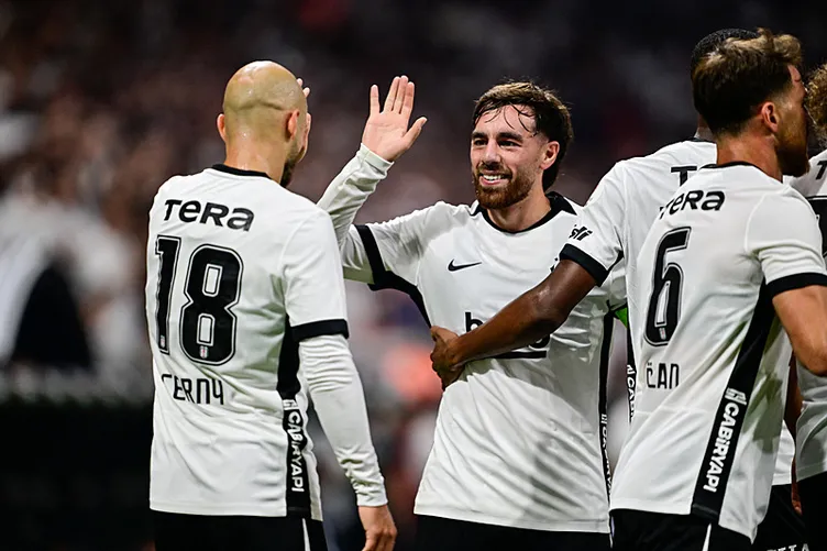 Beşiktaş, Eyüpspor'u 1-0 Mağlup Ederek Lige 3 Puanla Başladı 1 Beşiktaş’ın yıldızı Eyüpspor maçında mest etti! ‘İnsanın aklına Iniesta geldi’