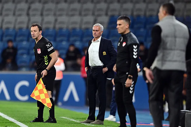 Mourinho’dan geleceğiyle ilgili gelen soruya tepki: Soruyu anlamadım