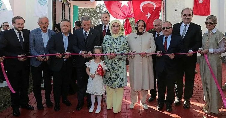 Emine Erdoğan Maarif Vakfı Ofisi’ni açtı