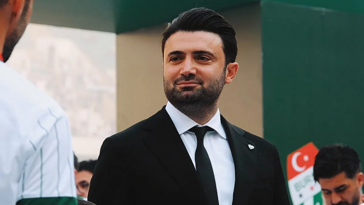 Bursaspor Başkanı Enes Çelik'ten taraftara çağrı: Kimseyi kulüpten çok sevmeyelim