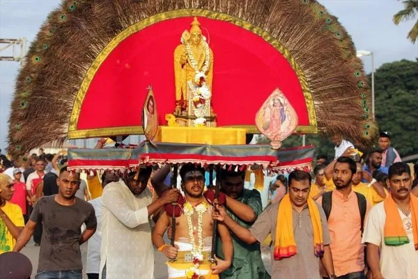 1,5 milyon Hindu Thaipusam için buluştu