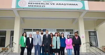Ardahan Valisi Hayrettin Çiçek, eğitim yuvalarını ziyaret etti #ardahan