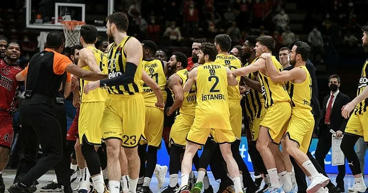 Milano-Fenerbahçe Beko maçında kavga! Son düdükten sonra ortalık gerildi...