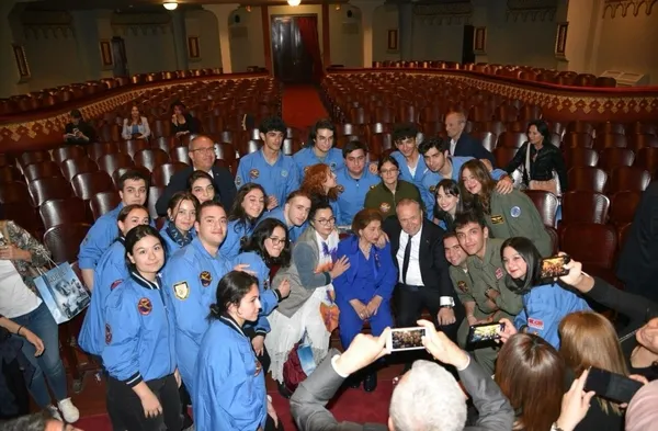 madeletin-belgeseli-finalde-ilk-kadin-pilotlardan-olan-madeletin-genc-kizlara-ornek-olacak-hikayesi-1702804276293.jpg