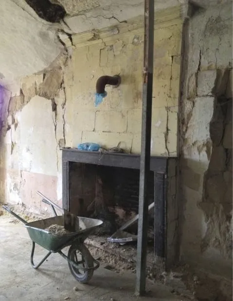 1 Euro'ya aldıkları evi saraya dönüştürdüler