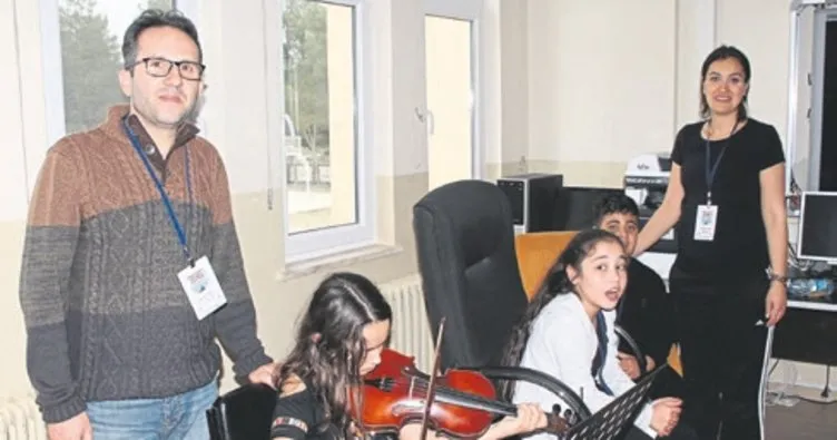 Köy okullarında müzisyen yetişiyor