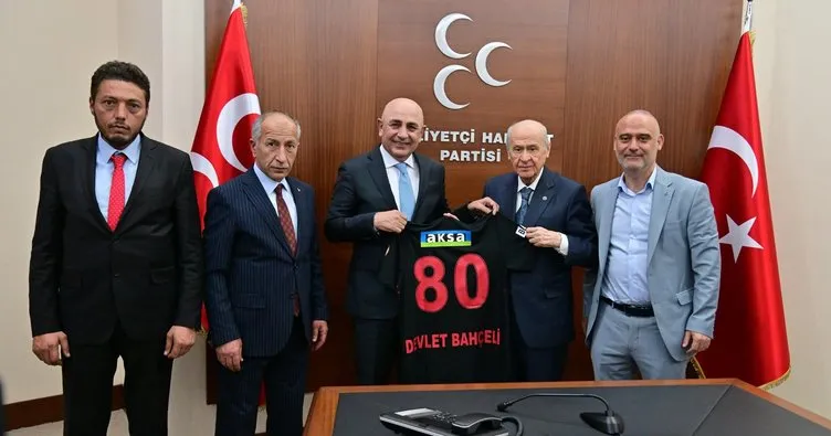 Bahçeli, Fatih Karagümrük Spor Kulübü yöneticilerini kabul etti