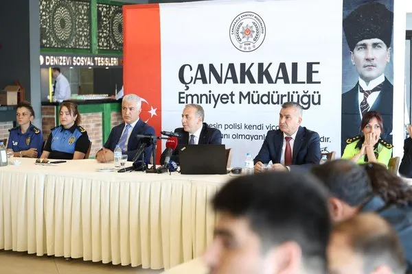 canakkale-emniyetinden-basin-ve-seffaflik-bulusmasi-1752254792341.jpg