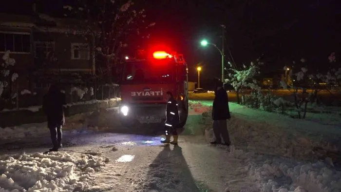 Amasya’da ev yangını: 6 kişilik aile ölümden döndü