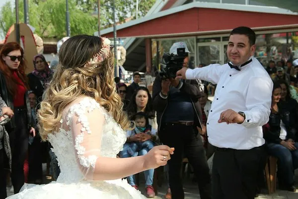 Böyle bir düğün konvoyu görülmedi
