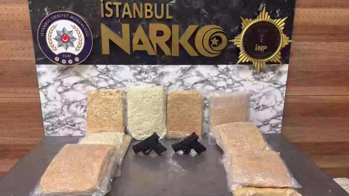 İki uyuşturucu madde satıcısını 2.5 ton uyuşturucu üretilebilecek 24 kilogram uyuşturucu ham maddesiyle suçüstü yakaladı
