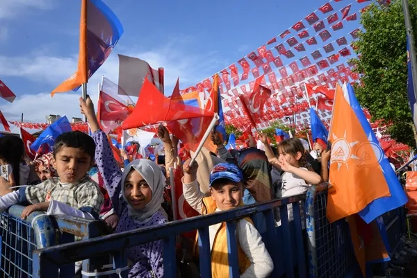 hatayda-deprem-cadirlarinin-suyunu-kestiler-1684694490352.jpeg